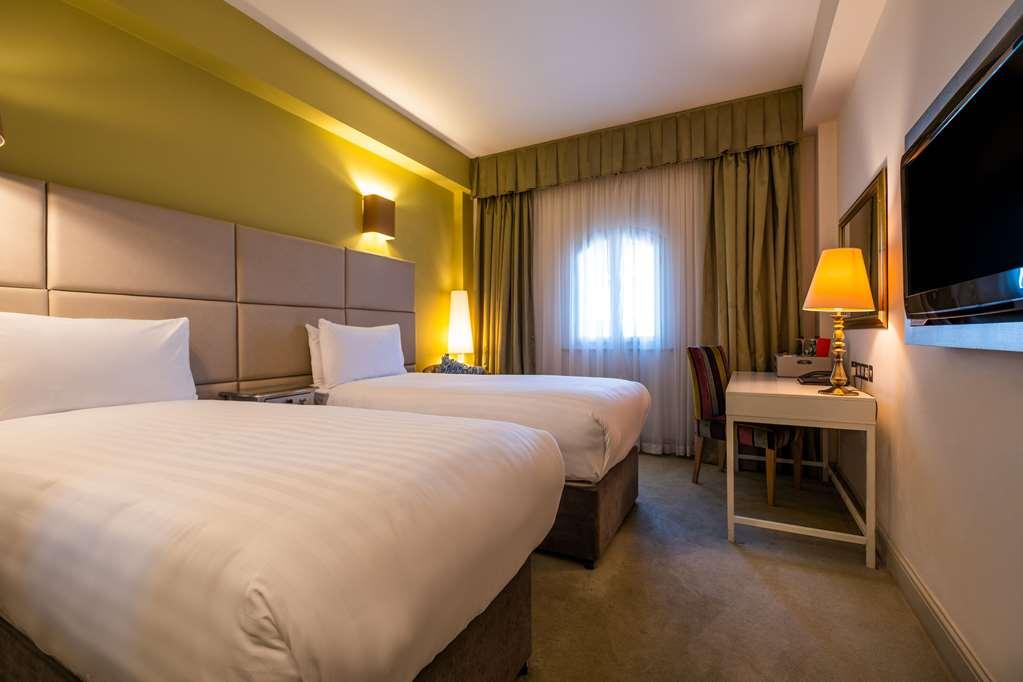 The House Hotel, An Ascend Hotel Collection Member غالواي الغرفة الصورة