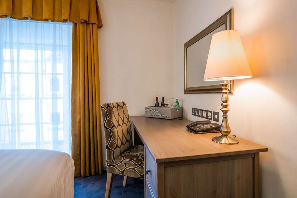 The House Hotel, An Ascend Hotel Collection Member غالواي الغرفة الصورة